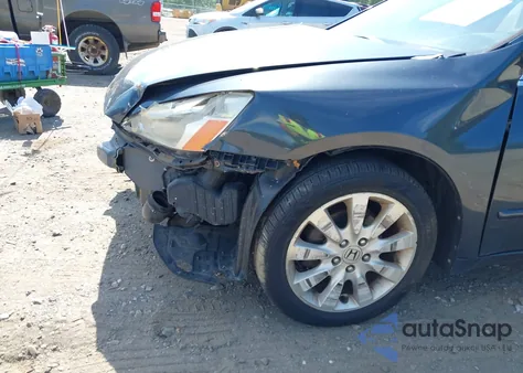 2007 Honda Accord 3.0 Ex z USA, uszkodzony, nr VIN 1HGCM66517A061967